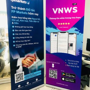 In Standee hộp cuộn 3 standee hộp cuốn