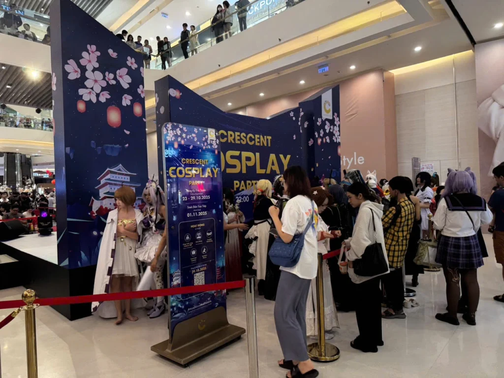 Nhà in Phát hân hạnh cung cấp dịch vụ in ấn cho Show trình diễn Cosplay tại Crescent Mall - In Tạp Chí Cosplay