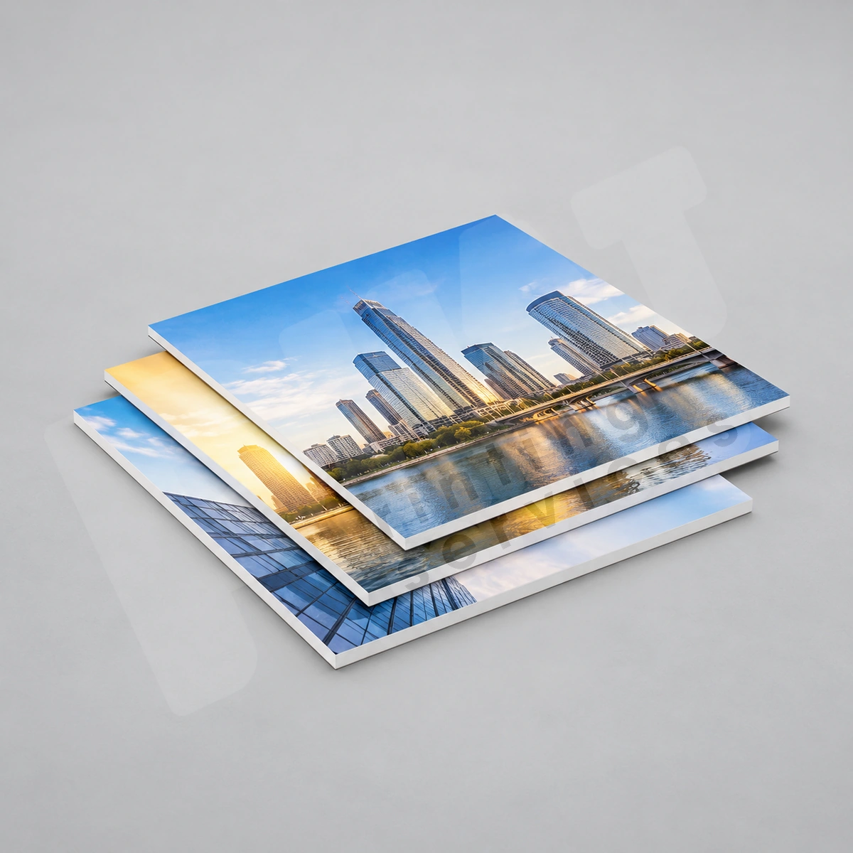 In Phông Khổ Lớn: In Liền Hay Chia Panel? Cách Chốt File Và Vùng Ghép 3 Các panel PP bồi Formex xếp lệch nhẹ trên mặt phẳng, minh họa kiểm cạnh và kiện