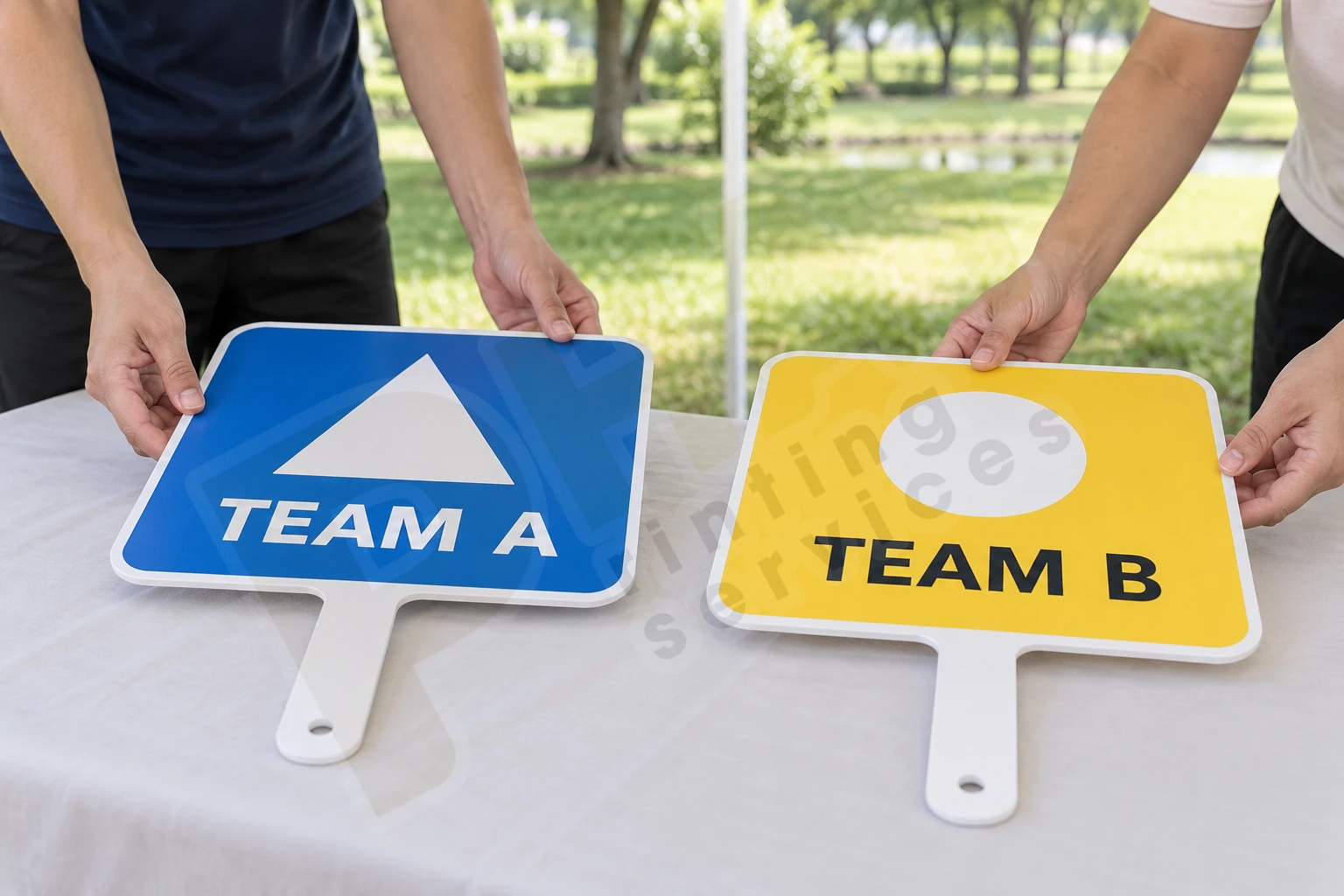 Hashtag team building: nhận diện đội và sử dụng tại hoạt động ngoài trời 2 Render minh họa đặt bảng nhận diện đội ở khu vực có mái che trước lượt chụp