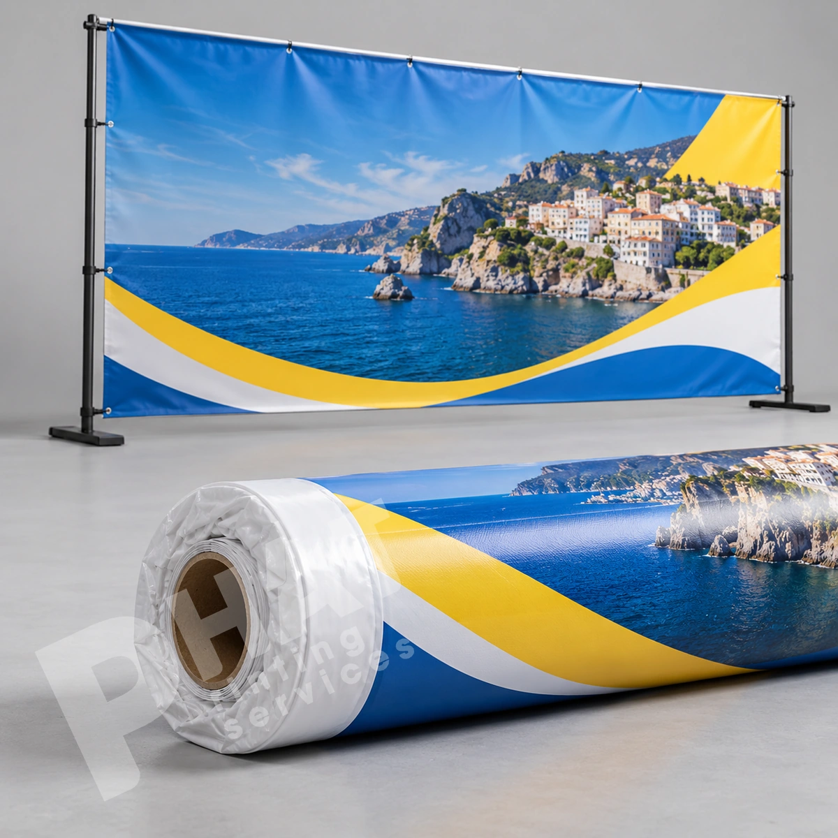 Đặt Banner Và Backdrop Online: Giao Tại Điểm Sự Kiện 3 Ảnh render minh họa cuộn tấm in phong cảnh biển có lớp bọc bảo vệ đầu cuộn trước backdrop